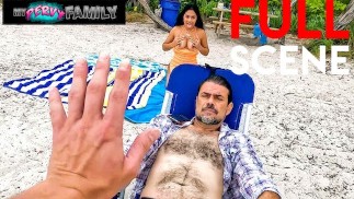 Minha meia-irmã empilhada da AF acabou de me foder na praia, carga soprada - Serena Santos