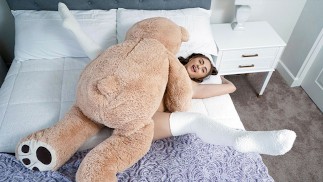 Geile stiefzus oefent haar Sexual ambacht op haar gewillige stiefbroer