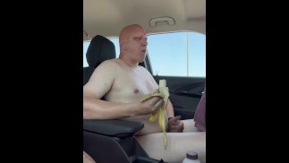 Cochon mange des beignets et du lait 18/18/23