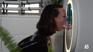 AnaKatana DEEPTHROAT ENTRENAMIENTO EN LÁTEX CATSUIT BONDAGE!