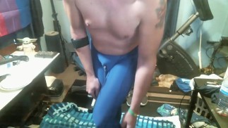 Ik heb de camera nauwelijks op tijd aan!! Echt wanhopig natmaken in mijn gloednieuwe legging!