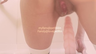 SQUIRTING CON UN NUEVO CONSOLADOR INCREÍBLE