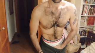 Gorący owłosiony facet pieprzy fleshlight i spuszcza się na niego VOL.17