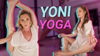 Trening jogi Yoni w krótkiej przezroczystej białej sukience - HannahJames710