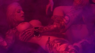 Ivana Hyde se usa como muñeca sexual ella es