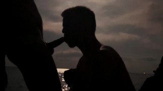 Sex am Strand in der Nacht, Saugen, Pissen, Ficken