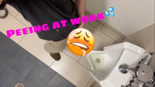 Pipì al lavoro💦