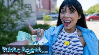 Public Agent linda garota colombiana é fodida ao ar livre em público