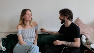 French amateur - Taste game, i am kissing my best friend and lauging with her (FR Sub ENG)