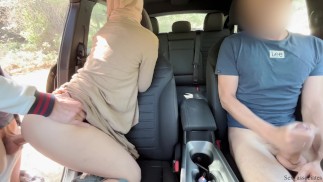 Pierwszy publiczny dogging mojej muzułmańskiej żony. Francuski turysta prawie rozerwał jej cipkę na strzępy.