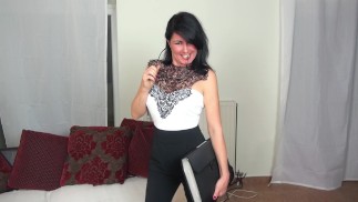 Sex-maestra seducida! Profundo en el culo y el coño para el buen toque