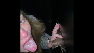 Natasha besucht das 1. Glory Hole