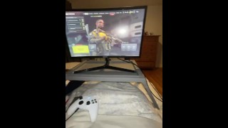 Nichts geht über Call of Duty mit einer Seite Pussy