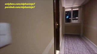 Corridoio e scale dell'hotel Cazzo Non importa se gli ospiti mi vedono