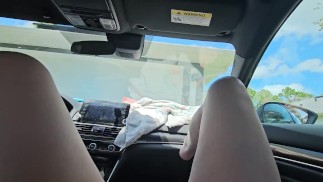 私の車の中で自分におしっこ