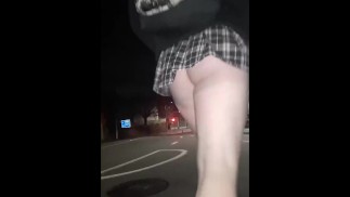 Szczery upskirt w miejscach publicznych