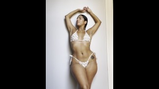 Pruébate bikinis y lencería con una Paquistaní gran cula