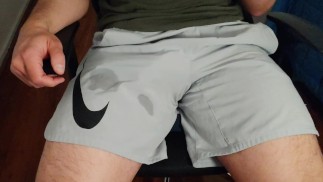 Abspritzen in meinen Shorts für meine Femdom-Göttin - Virgin Loser - HFO