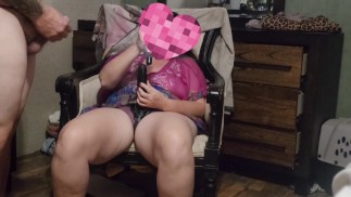 Řekla mi, abych jí udělal péro poté, co mě přiměla se udusit.