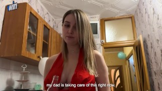 Escucha, es bueno que hayas decidido visitar a la mamá de tu amigo y tomar un té conmigo. Pero quiero fu