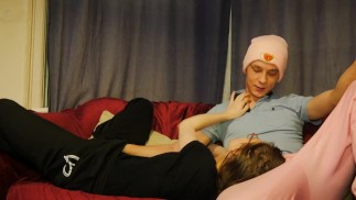 Чейз и Рэйвен ведут себя непринужденно, секс на диване, пока слушают стрим FNaF