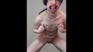 Bizarre Humiliation de Naked Chicken