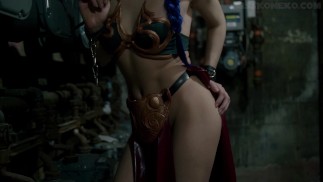 Látex Slave Leia fodido por um droide em Star Wars Dungeon