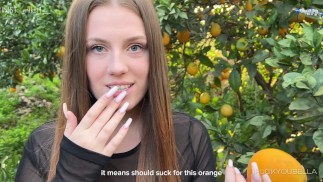 Non vuoi le arance? Che ne dici di un pompino o di una figa?