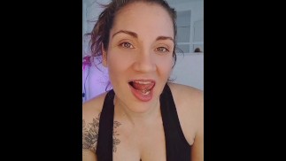 JOI me tiras le leche en las tetas?