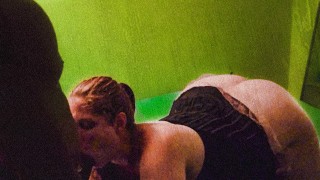 Ruiva mística é uma prostituta de pau preto