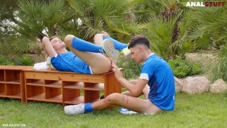 Fotbalový brácha opět zaútočil na svého spodního kamaráda!