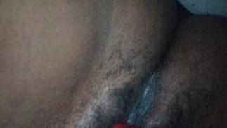 Viens battre cette chatte comme si tu devrais mon cou mon dos lécher mon butin et ma fissure