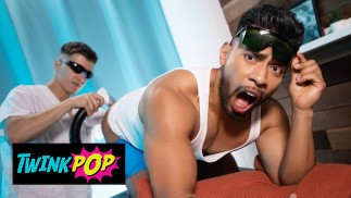 TWINKPOP - Maverick Sun долбит гладкую задницу Ихана Родригеса и наполняет ее своей спермой