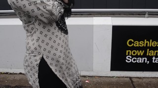 Britse Indische slet neukt zwarte fan in London