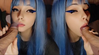 Süßes Egirl raucht und saugt Schwänze (vollständiges Video auf meinen 0nlyfans)