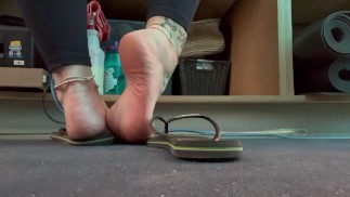 Flip Flops/ Slippers