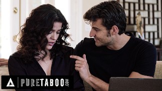 PURE TABOO Kinky babe Victoria Voxxx es atrapada por el porno por extraño Guy