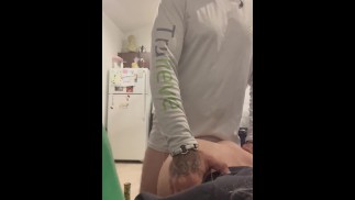 Novinha pequena é fodida por seu pai