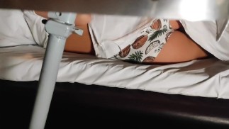 Ve vlaku veřejně šukal ženatou spolucestující tím, že se jí představil jako producent