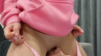 Stiefschwester dominiert, Muschi sitzt auf seinem Gesicht, Domina-Facesitting