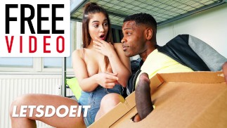Hot meia-irmãs Ginebra Bellucci e Katy Rose fodem BBCs no albergue cena completa