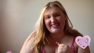BBW stuft Freund zu Hund Joi herab