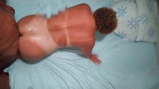 Deliziosa puttana gioca a carnevale e poi cade sul cazzo