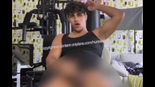 SVALOVEC TRHNE VELKÝ PENIS! 😈 NESESTŘÍHANÝ OBROVSKÝ PÉRO