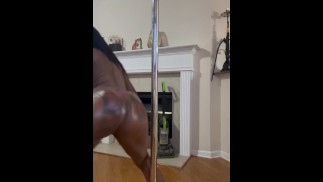Duży tyłek murzynka twerking Ashley star01