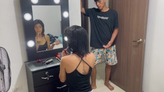 Como o cuzinho da minha meia-irmã antes dela sair com seu noivo.
