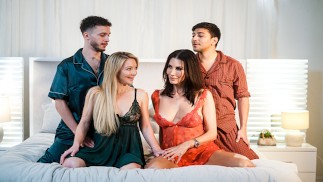 Macecha s velkými prsy je překvapená, když s ní chce její 19letý nevlastní syn trávit čas - MomSwap