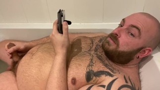 Velký baculatý medvěd zlatý déšť s piss a cum