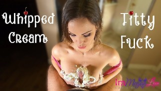 ŠLEHAČKA TITTY KURVA - ImMeganLive