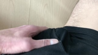 Japonês se masturba pela primeira vez em duas semanas e ejacula maciçamente